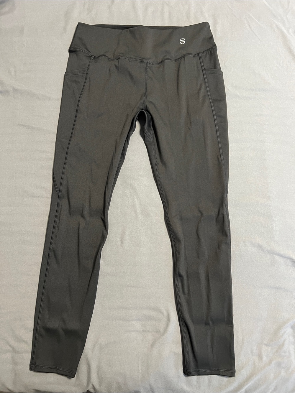 Sculpting High-Waist Black Performance Leggings - Picture 6 of 7